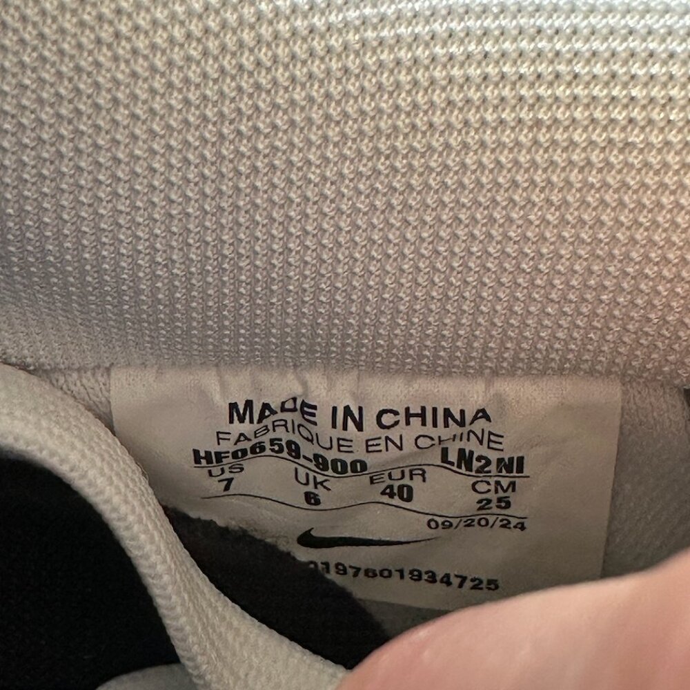 Custom Nike Air Force 1 - Picture 4 of 7